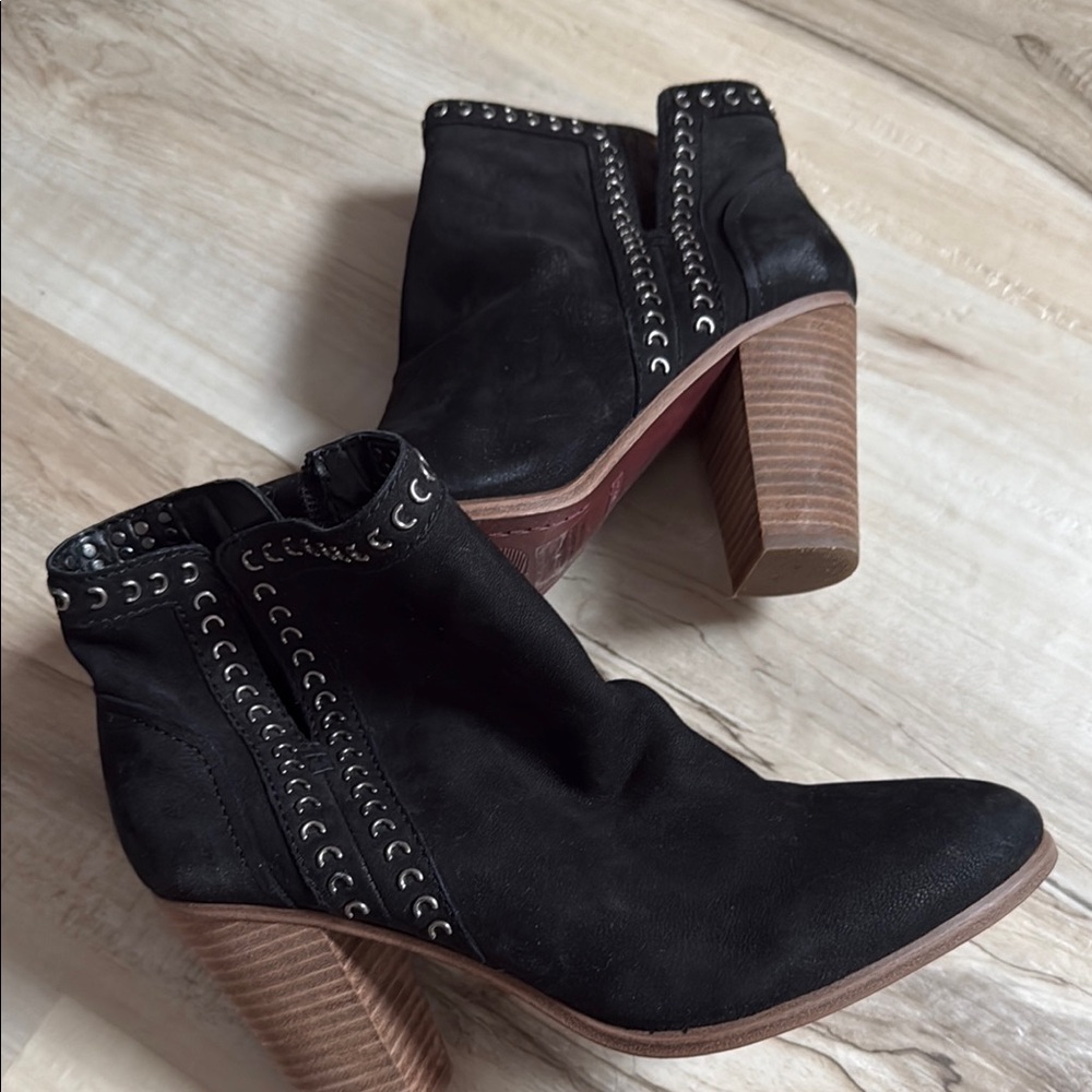 Vince Camuto Black Ankle Boots with Stacked Heel